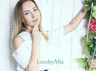 LovelyyMia