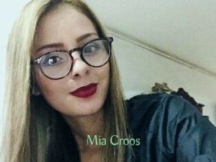 Mia_Croos