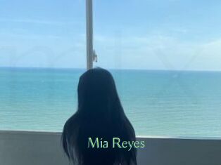 Mia_Reyes