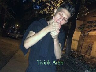 Twink_Aron